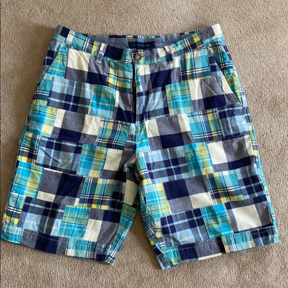 Men’s Tommy Hilfiger Blue plaid shorts sz 34